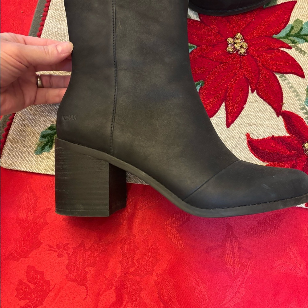 TOMS Women's Charcoal Heeled Boots